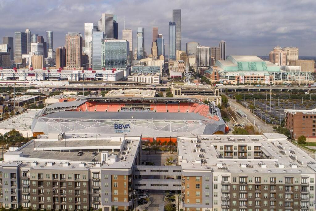 Penthouse Cool-Oasis-In-Houston-Rental Car Available-View-Great-Sleep Екстериор снимка