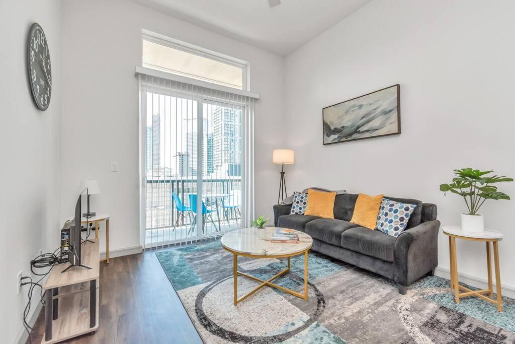 Penthouse Cool-Oasis-In-Houston-Rental Car Available-View-Great-Sleep Екстериор снимка