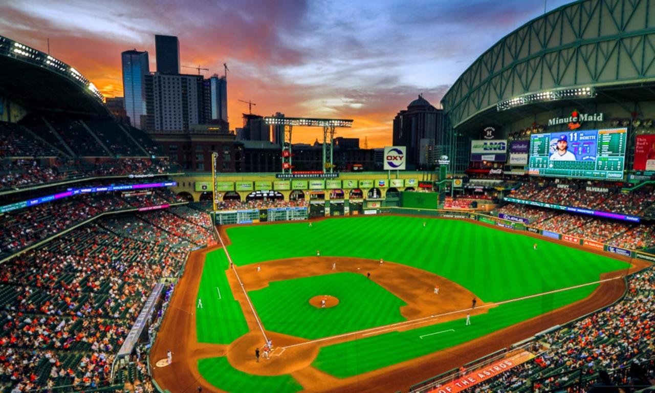 Penthouse Cool-Oasis-In-Houston-Rental Car Available-View-Great-Sleep Екстериор снимка